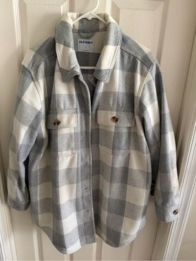 Old Navy Womens’ Gray & White Plaid Shacket